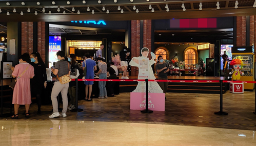 電影院門口 電影院門口